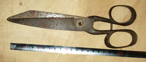 Ancienne paire de ciseaux - f3-,
