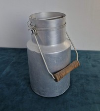 Grand pot à lait ancien en