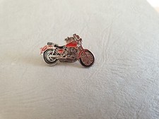 Pin's MOTORCYCLE / BIKE / BIKER - Harley Davidson motorcycle red & black silver wheel