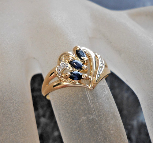 Bague jaune 18k sertie - ,