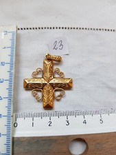 CROIX  PENDENTIF EN PLAQUÉ OR