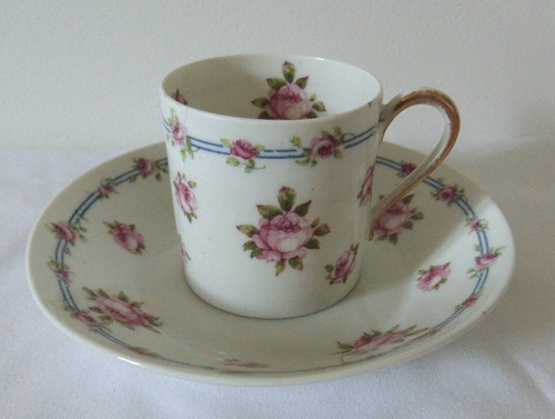 Tasse sous porcelaine - tasse,