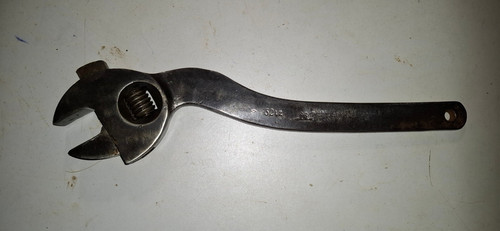 Cle molette ancienne - cle,