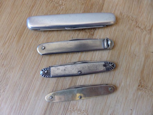 Lot anciens couteaux pliants