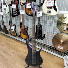 Guitare basse électrique