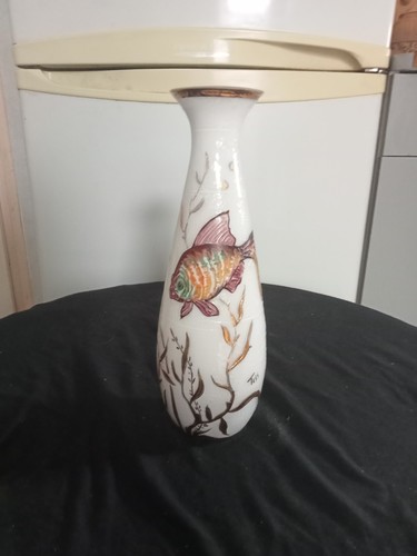 Vase décoré or - vase, a