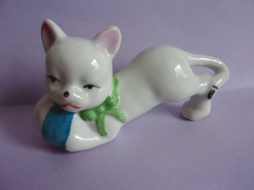 Figurine chat blanc qui - blanc,