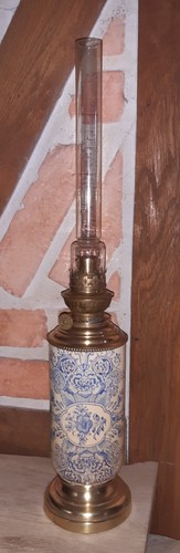 Lampe pétrole corps en - corps,