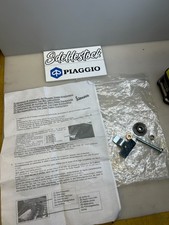 1 lot 5 pièces détachées top case vespa granturismo