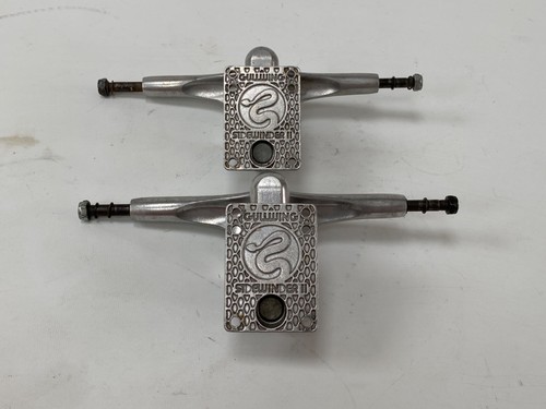Paire trucks gullwing - trucks,