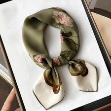 Foulard carré en soie pour