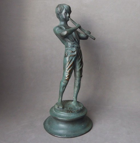 Statuette bronze patiné - en,