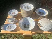 Ensemble De Vaisselle En