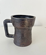 Chope en grès brutaliste