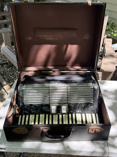Hohner accordian vintage - accordian,
