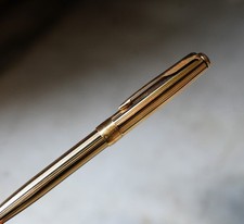 MAGNIFIQUE STYLO PORTE-MINES