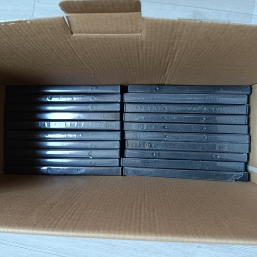 Lot boitiers dvd - 20,