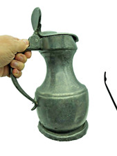 pichet en étain  poussoir