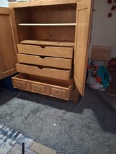 Armoire 46inW x 62inH x20inD