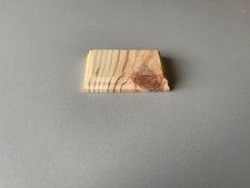 socle  en bois brut pour