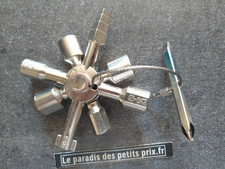 Clé Universelle, clés en