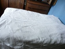 Linge Ancien boutis piqué