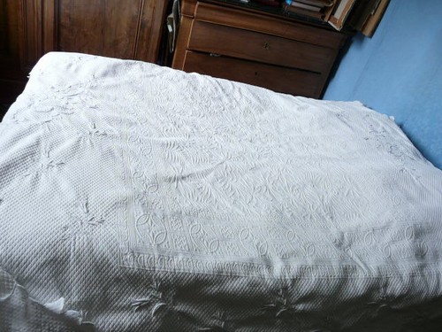Linge ancien boutis piqué - ancien,