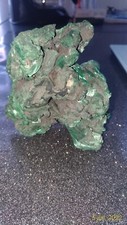 Malachite brute légèrement fibreuse Origine: Congo
