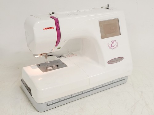 Machine coudre à broder - À,