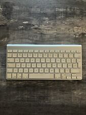 Apple Wireless Keyboard A1314 (2009) – QWERTY Canadian French Layout