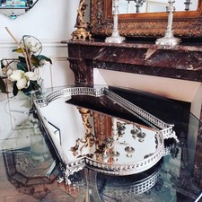 Important Surtout Miroir