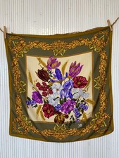 Foulard carré de soie Vintage