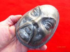 beau  moule a chocolat ancien