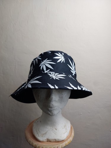 Chapeau bob noir motif - 🌿,