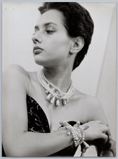 1960 Mode Femme au Collier