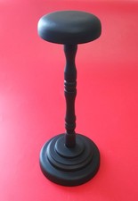 PORTE CHAPEAU/ Présentoir  en