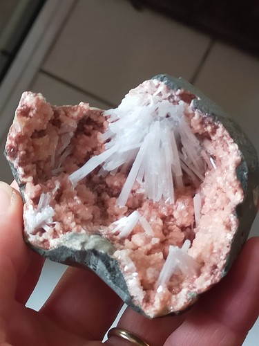 Scolecite geode sur heulandite - scolecite,