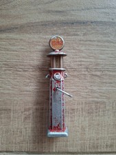 QUIRALU ANCIENNE POMPE À