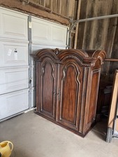 Armoire (see actual size in