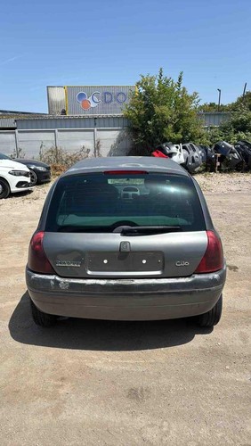 Malle hayon arriere renault - malle/hayon,