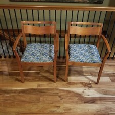 Knoll Studios Modern Design Open Armchairs (2) Age: Vintage 1995, Cherry Finish