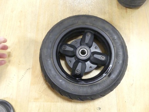 Roue arrière pour - , trottinette