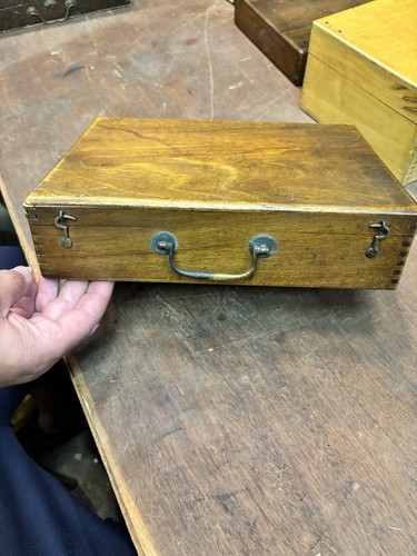 Boîte repoussage cuir métal - boîte,