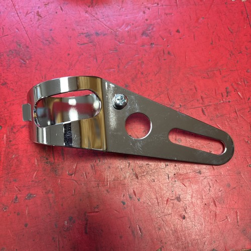 Fixation patte phare moto - de,