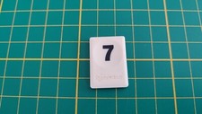 Tuile chiffre 7 noir jeu