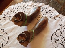 Anciens embauchoirs en