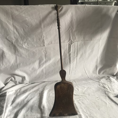 Ancienne pelle pour serviteur - ancienne,