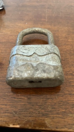 Cadenas ancien fer sans - cadenas,