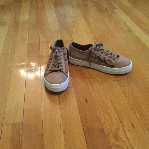 Sneaker