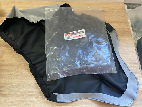 Une housse selle neuve - housse, de